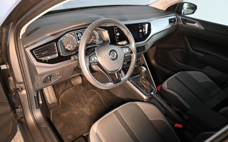 VOLKSWAGEN Polo VOLKSWAGEN Polo
