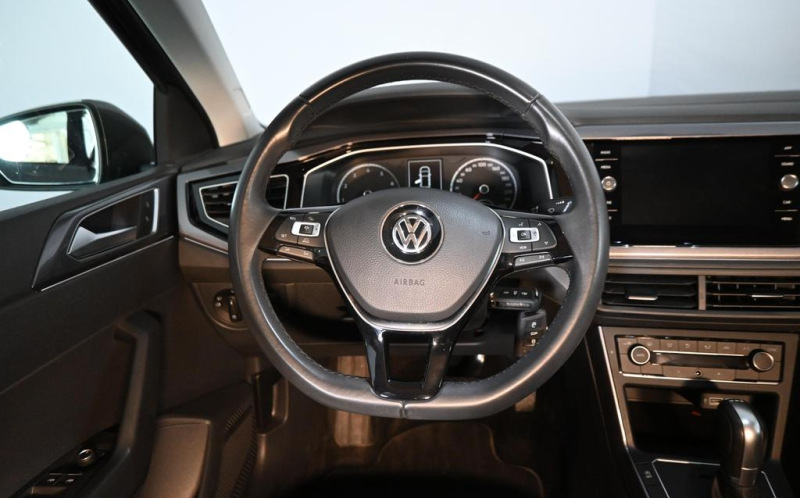 VOLKSWAGEN Polo VOLKSWAGEN Polo