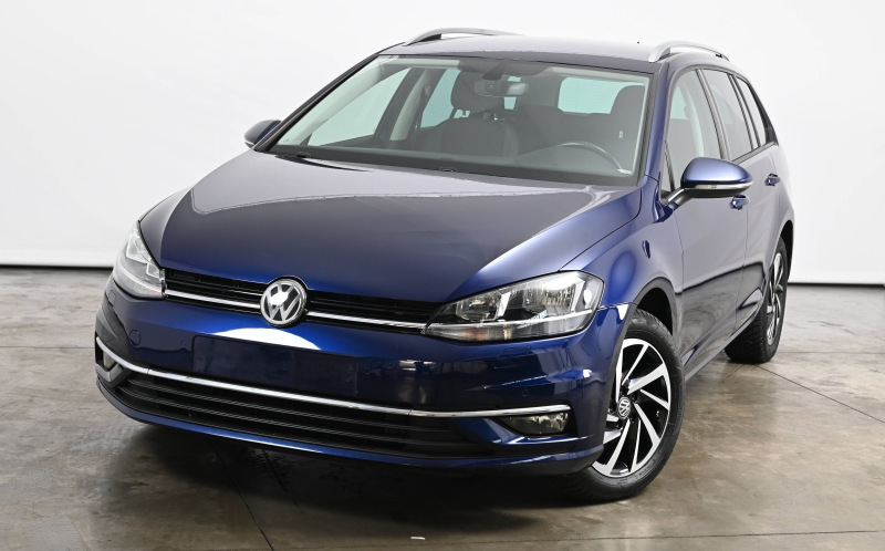 VOLKSWAGEN Golf SW