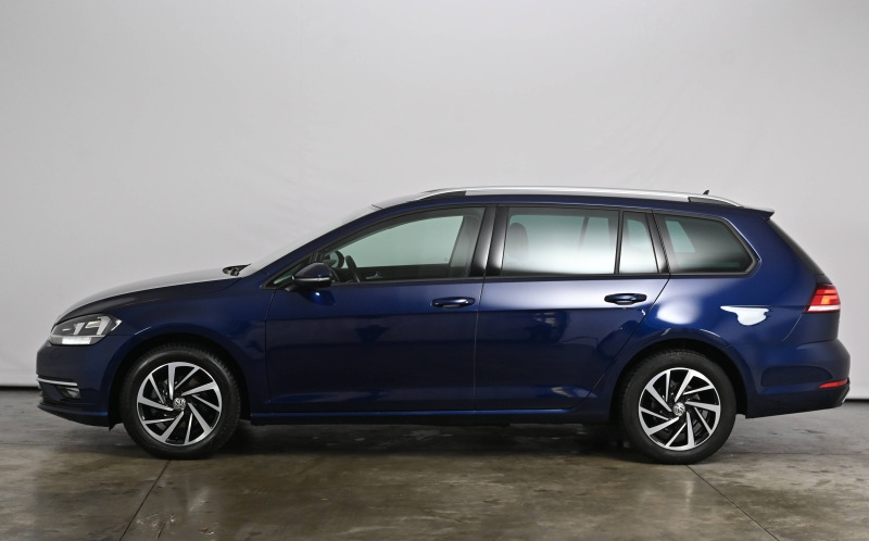 VOLKSWAGEN Golf SW