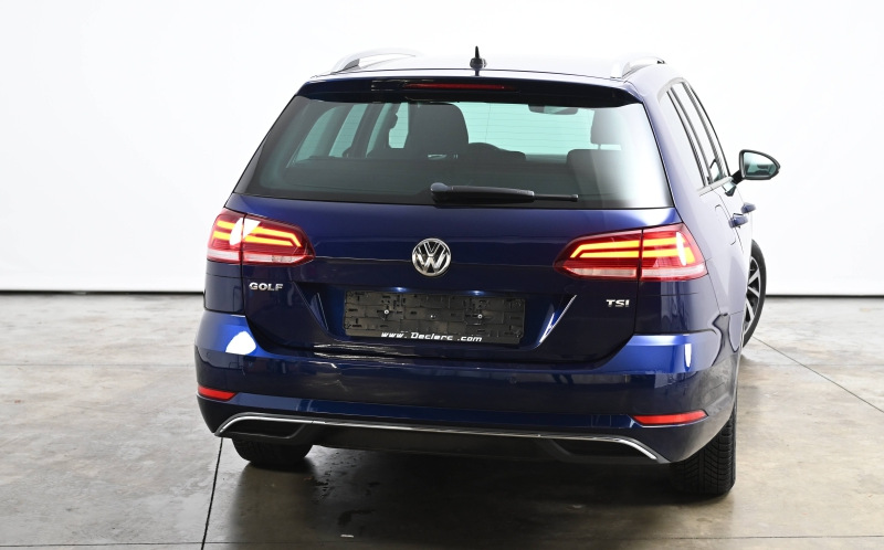 VOLKSWAGEN Golf SW