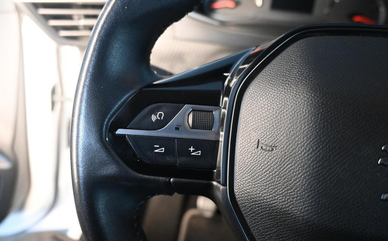 PEUGEOT 208 PEUGEOT 208