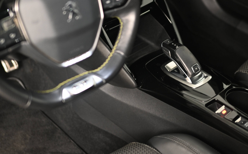 PEUGEOT 2008 PEUGEOT 2008