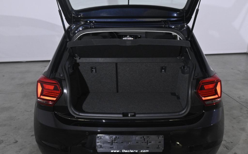 VOLKSWAGEN Polo VOLKSWAGEN Polo