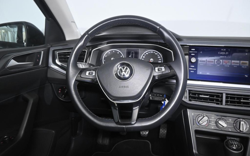 VOLKSWAGEN Polo VOLKSWAGEN Polo