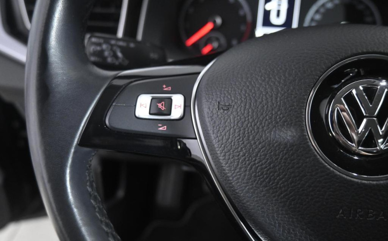 VOLKSWAGEN Polo VOLKSWAGEN Polo