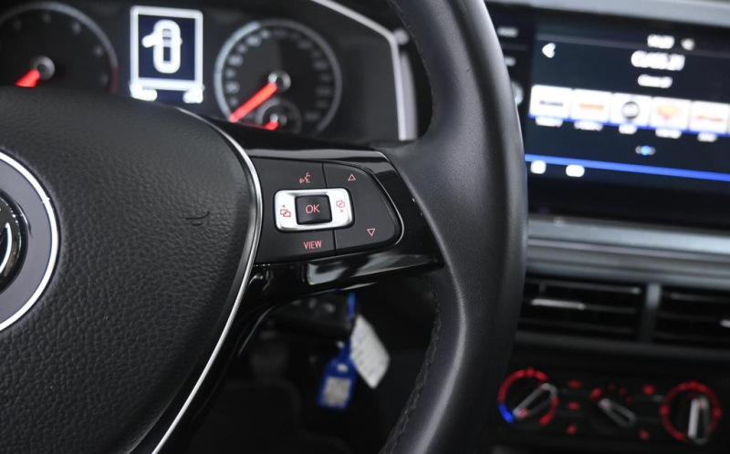 VOLKSWAGEN Polo VOLKSWAGEN Polo