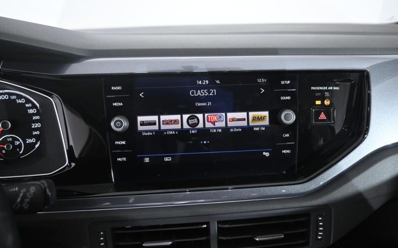 VOLKSWAGEN Polo VOLKSWAGEN Polo