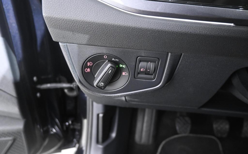 VOLKSWAGEN Polo VOLKSWAGEN Polo