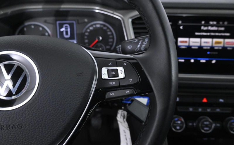 VOLKSWAGEN T-Roc VOLKSWAGEN T-Roc