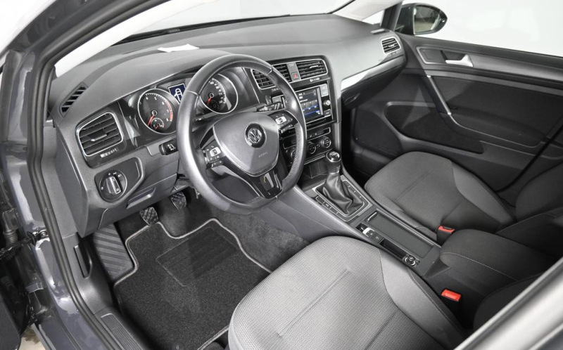 VOLKSWAGEN Golf VOLKSWAGEN Golf