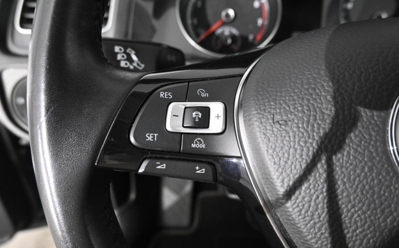 VOLKSWAGEN Golf VOLKSWAGEN Golf