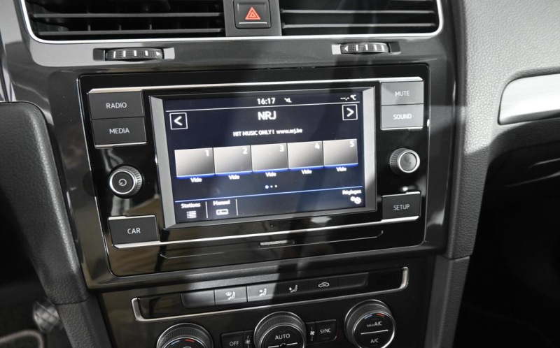 VOLKSWAGEN Golf VOLKSWAGEN Golf