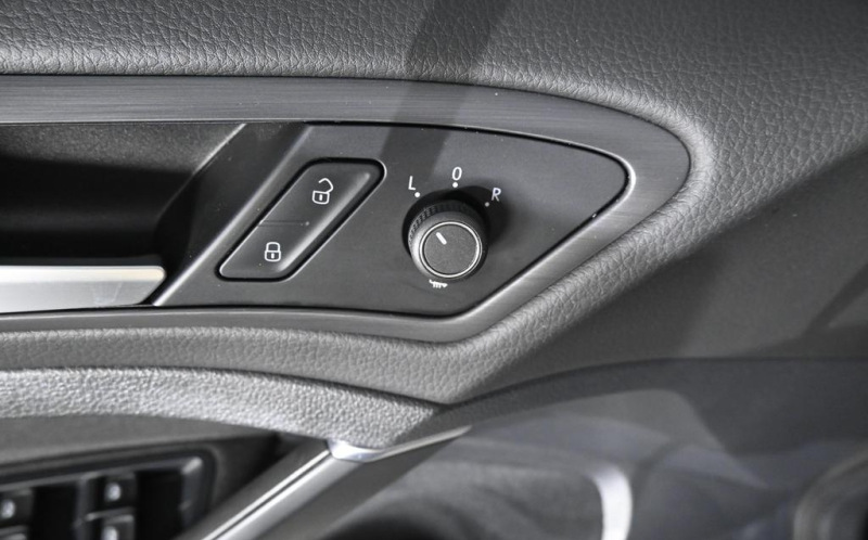 VOLKSWAGEN Golf VOLKSWAGEN Golf