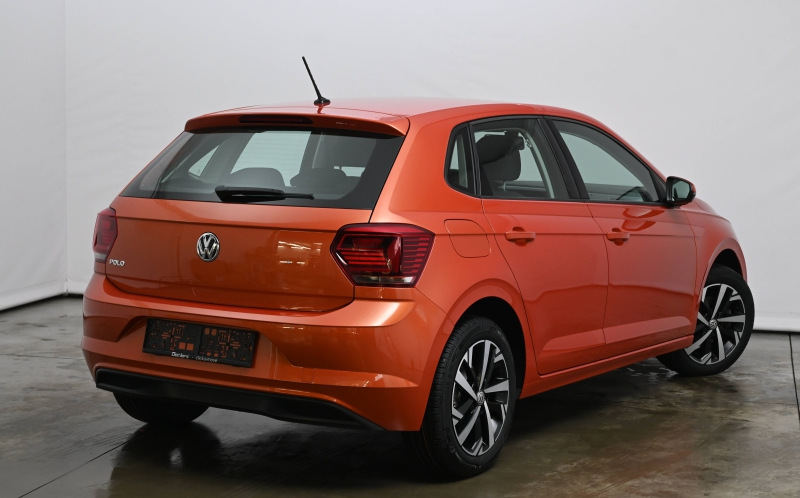 VOLKSWAGEN Polo