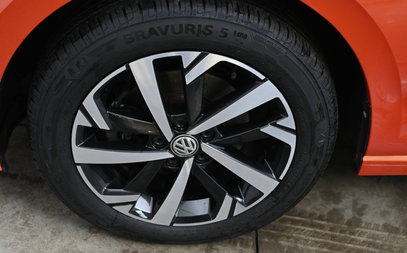 VOLKSWAGEN Polo