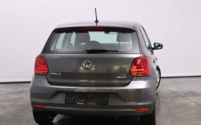 VOLKSWAGEN Polo