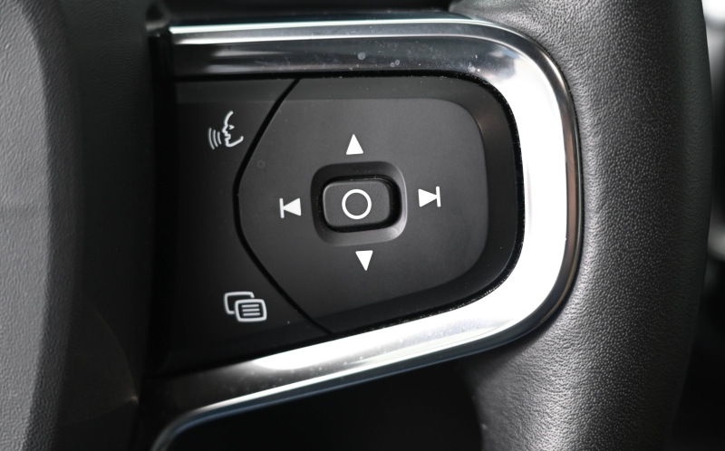 VOLVO XC40 VOLVO XC40
