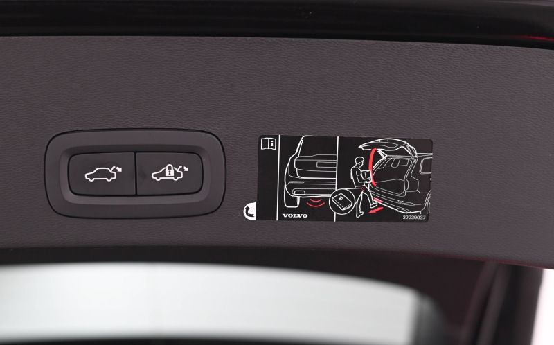 VOLVO XC40 VOLVO XC40