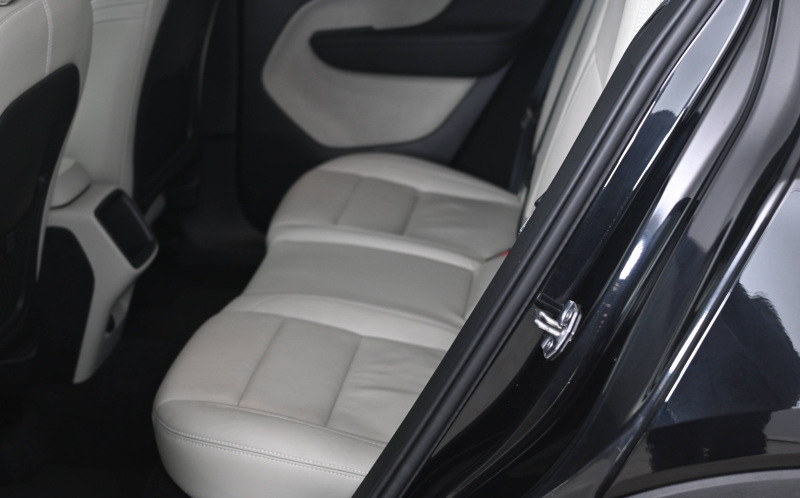 VOLVO XC40 VOLVO XC40