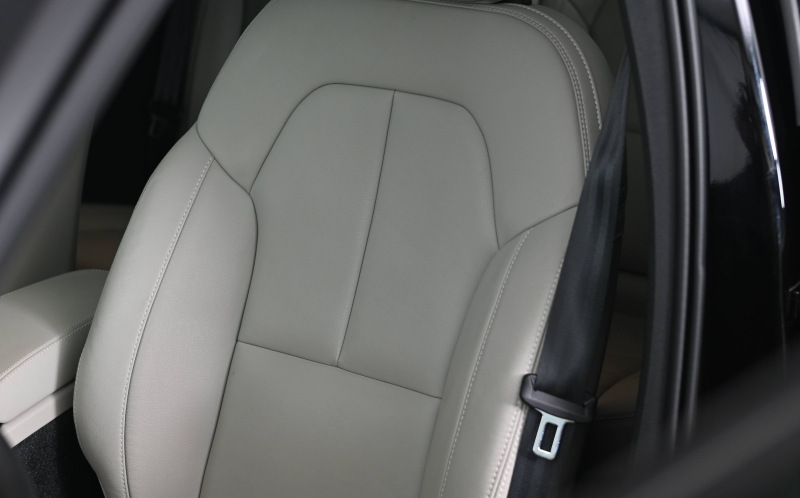 VOLVO XC40 VOLVO XC40