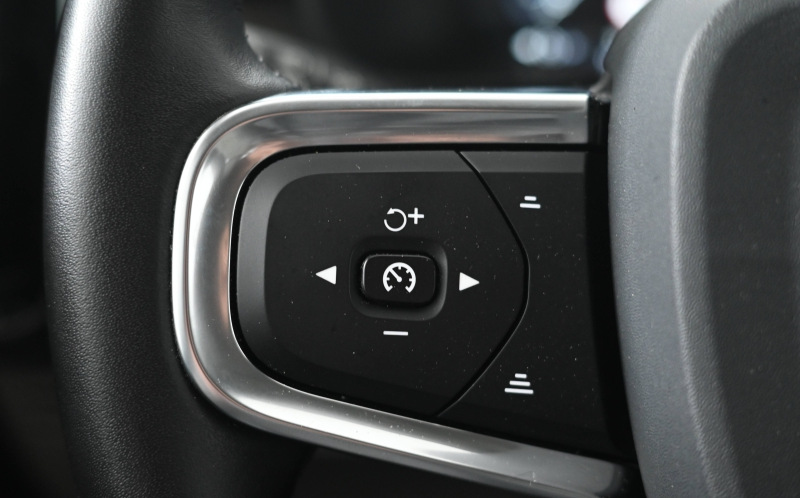 VOLVO XC40 VOLVO XC40