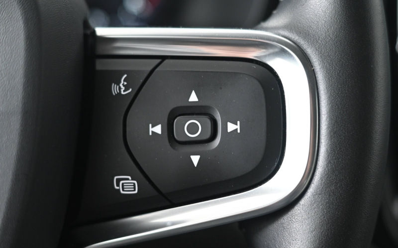 VOLVO XC40 VOLVO XC40