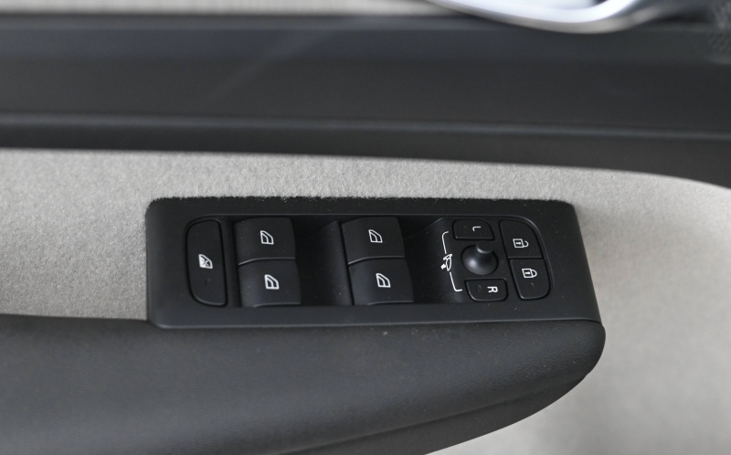 VOLVO XC40 VOLVO XC40