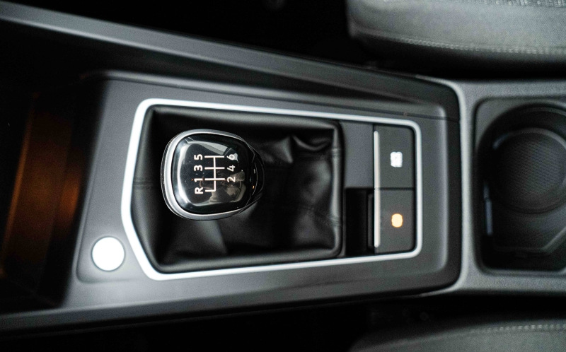 VOLKSWAGEN Golf VOLKSWAGEN Golf