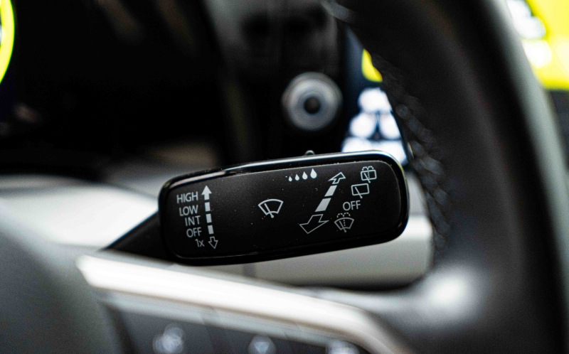 VOLKSWAGEN Golf VOLKSWAGEN Golf