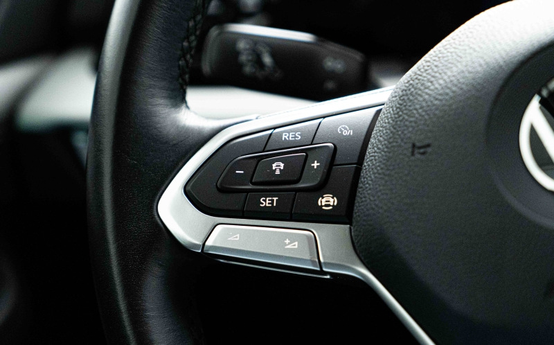 VOLKSWAGEN Golf VOLKSWAGEN Golf