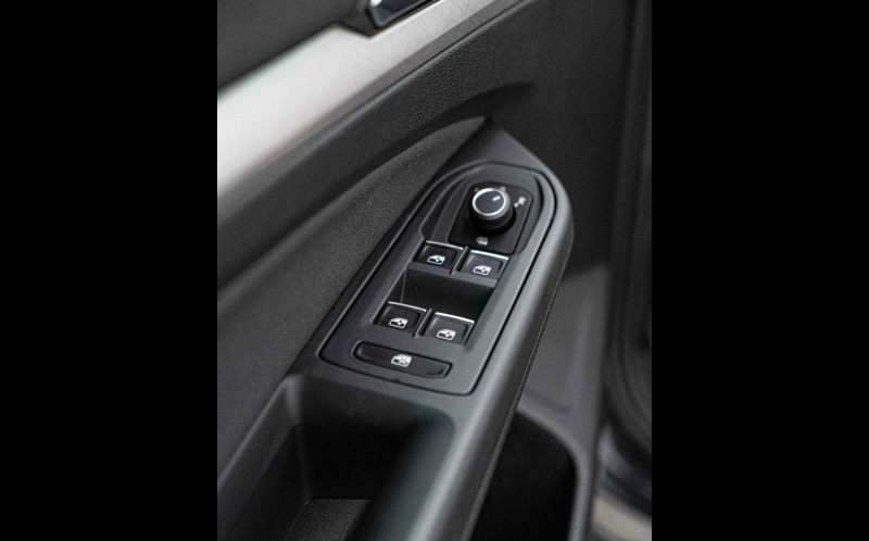 VOLKSWAGEN Golf VOLKSWAGEN Golf