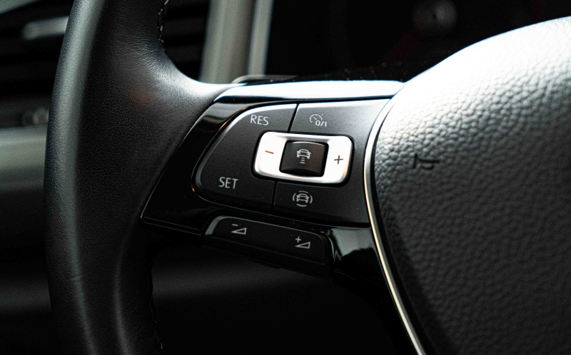 VOLKSWAGEN T-Roc VOLKSWAGEN T-Roc