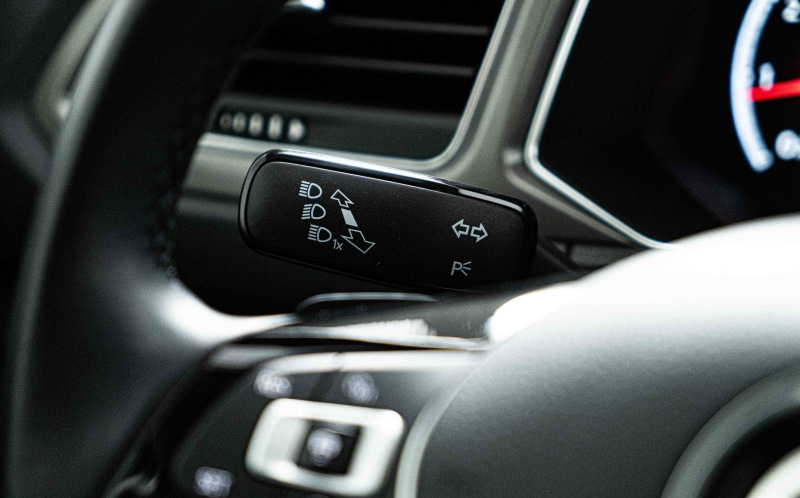 VOLKSWAGEN T-Roc VOLKSWAGEN T-Roc