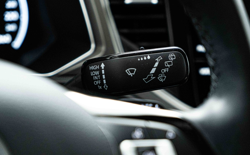 VOLKSWAGEN T-Roc VOLKSWAGEN T-Roc