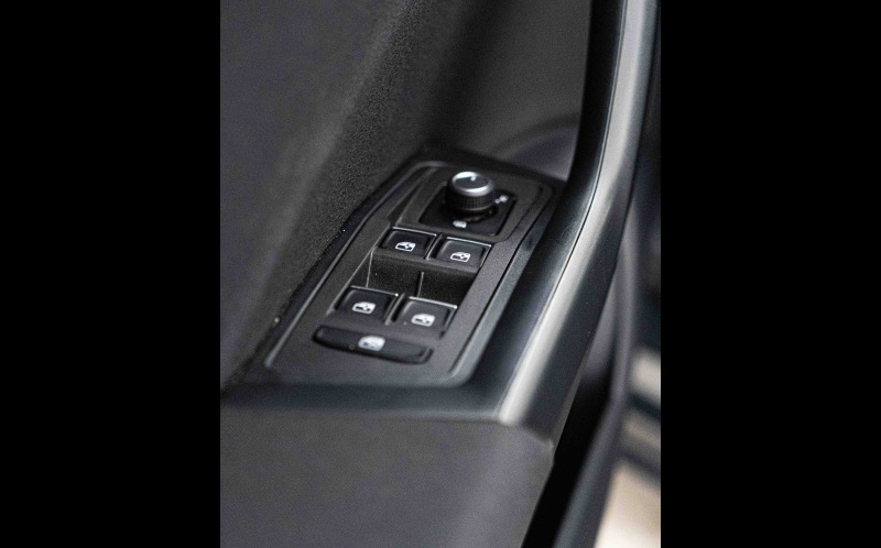 VOLKSWAGEN T-Roc VOLKSWAGEN T-Roc