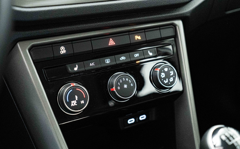 VOLKSWAGEN T-Roc VOLKSWAGEN T-Roc