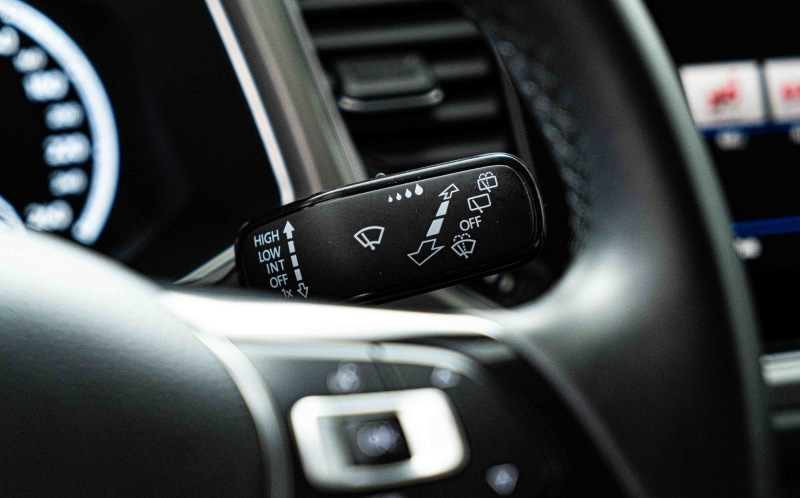 VOLKSWAGEN T-Roc VOLKSWAGEN T-Roc