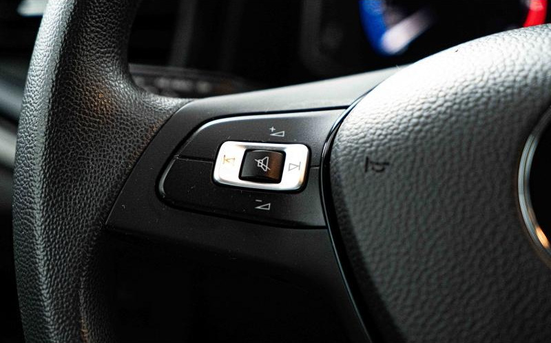 VOLKSWAGEN Polo VOLKSWAGEN Polo