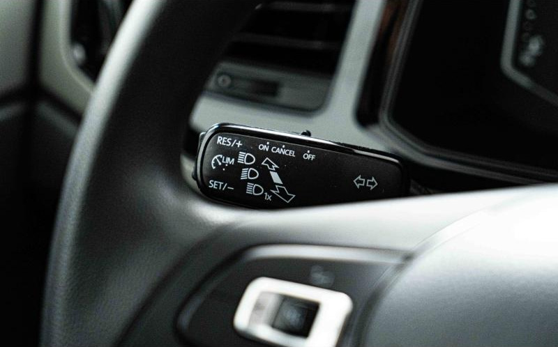 VOLKSWAGEN Polo VOLKSWAGEN Polo