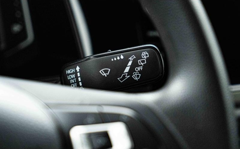 VOLKSWAGEN Polo VOLKSWAGEN Polo