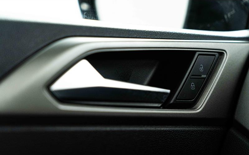 VOLKSWAGEN Polo VOLKSWAGEN Polo