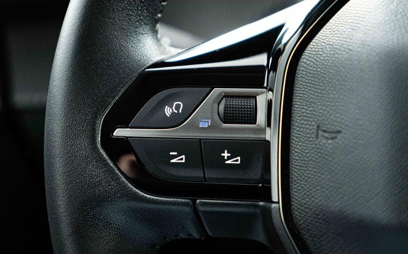 PEUGEOT 208 PEUGEOT 208