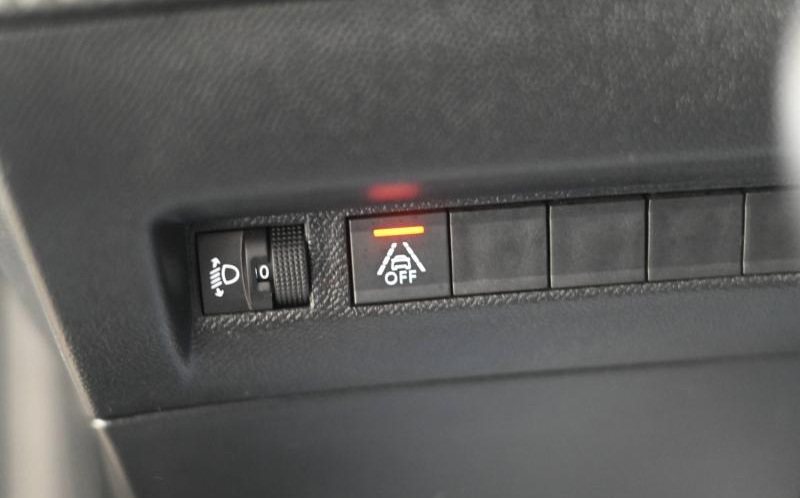 PEUGEOT 208 PEUGEOT 208