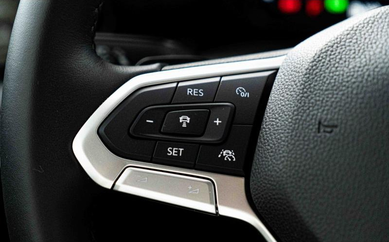 VOLKSWAGEN Golf VOLKSWAGEN Golf