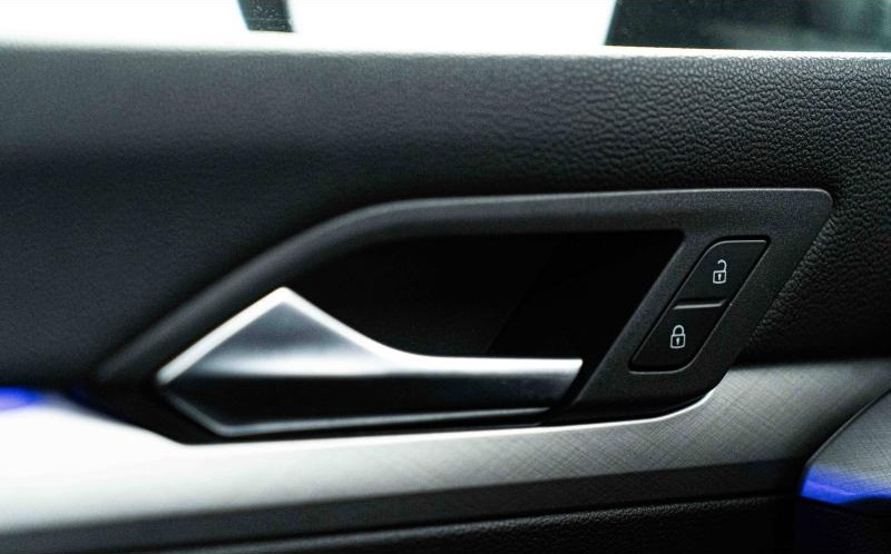 VOLKSWAGEN Golf VOLKSWAGEN Golf