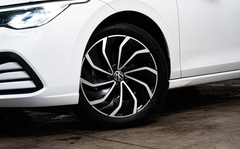 VOLKSWAGEN Golf VOLKSWAGEN Golf