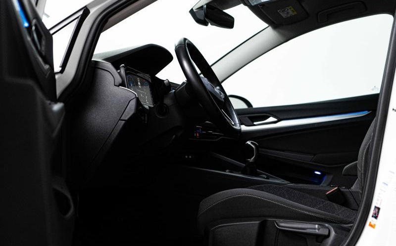 VOLKSWAGEN Golf VOLKSWAGEN Golf