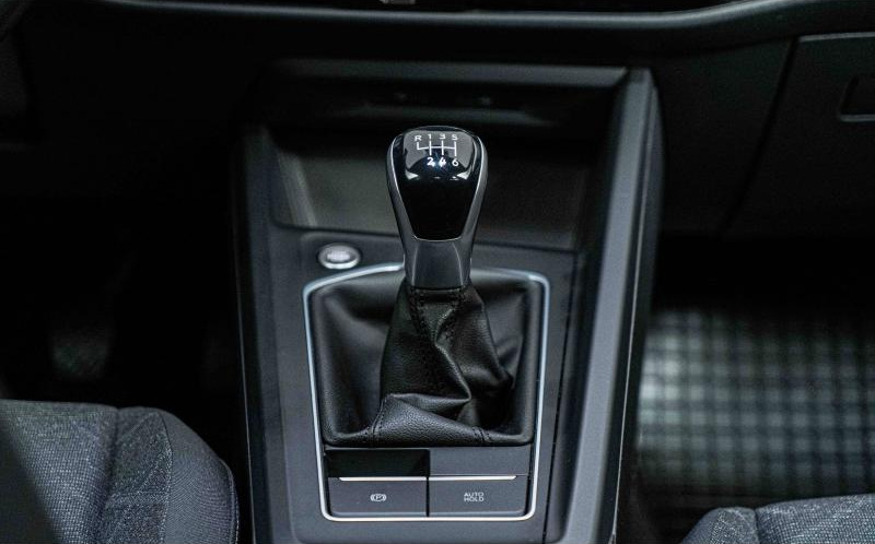 VOLKSWAGEN Golf VOLKSWAGEN Golf