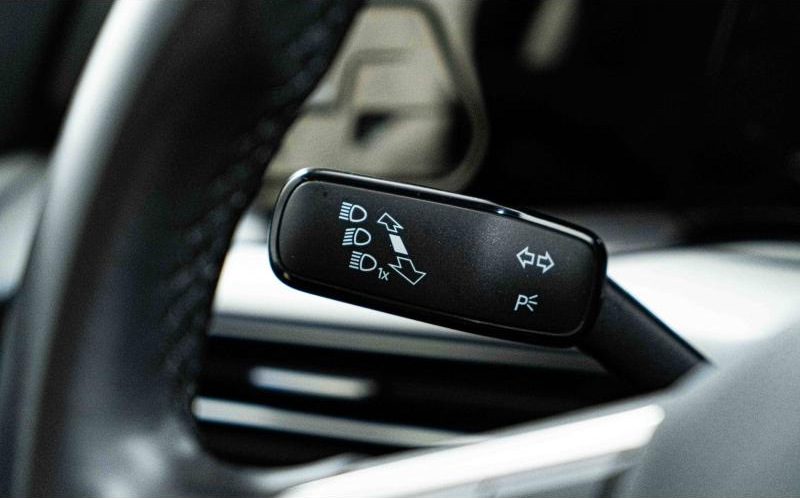 VOLKSWAGEN Golf VOLKSWAGEN Golf